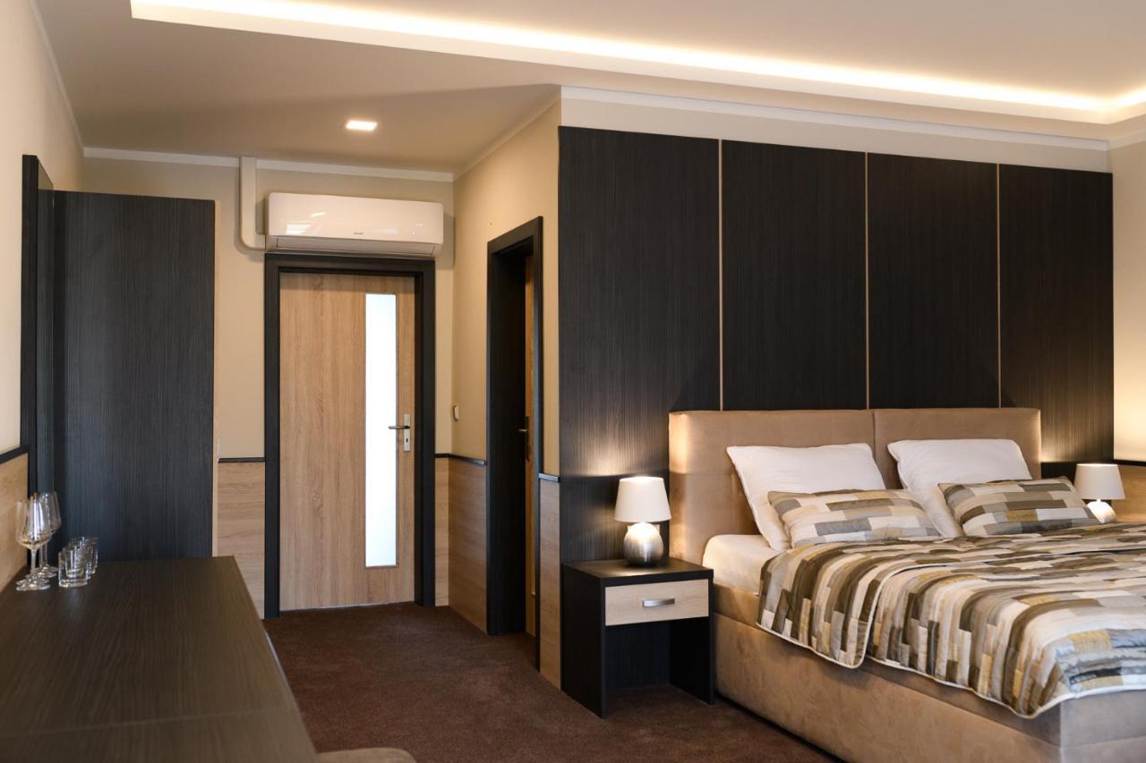 Vinarstvi U Kaplicky Hotel Zajeci ภายนอก รูปภาพ