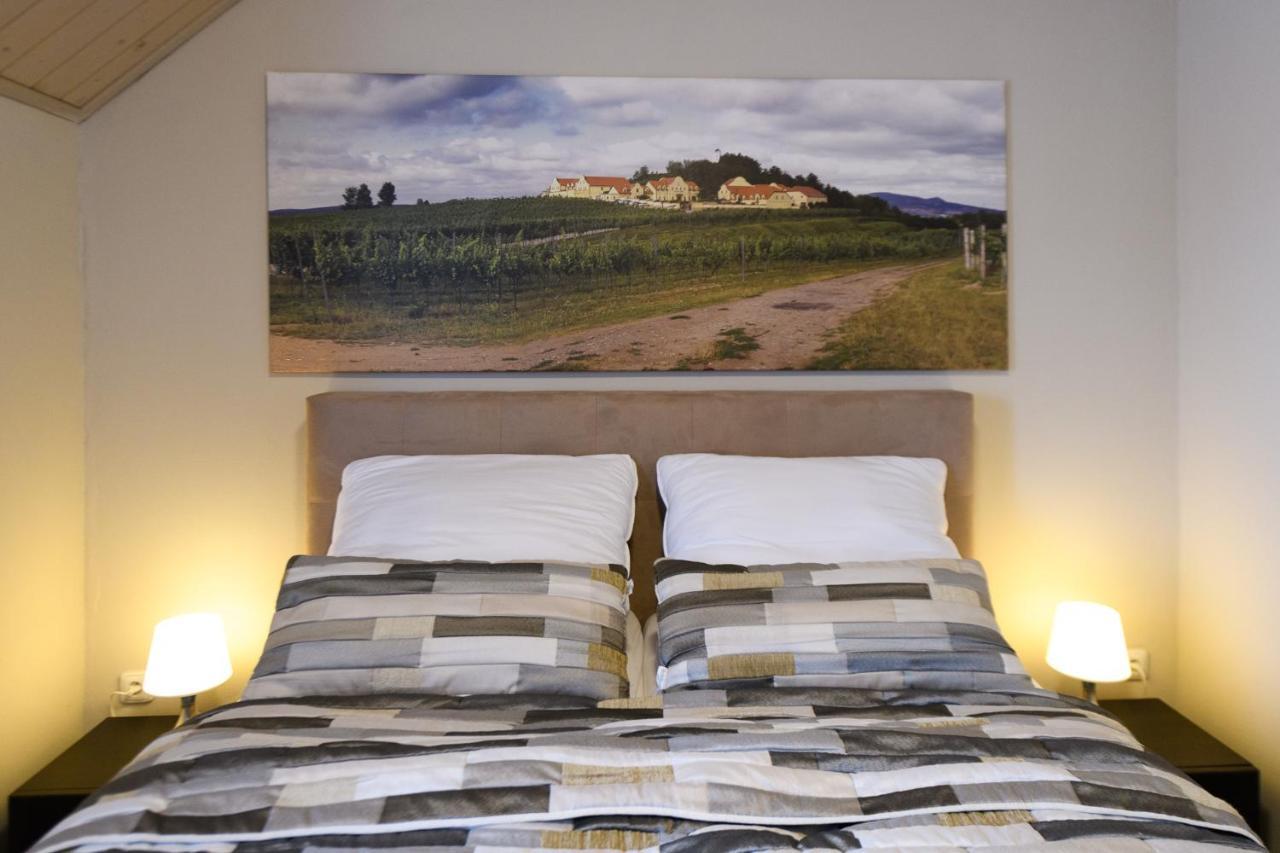Vinarstvi U Kaplicky Hotel Zajeci ภายนอก รูปภาพ