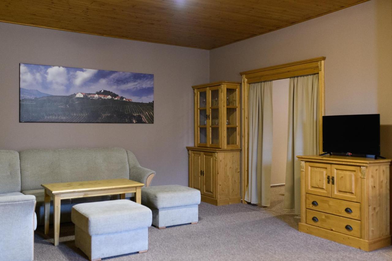 Vinarstvi U Kaplicky Hotel Zajeci ภายนอก รูปภาพ