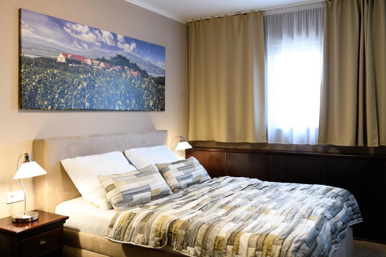 Vinarstvi U Kaplicky Hotel Zajeci ภายนอก รูปภาพ