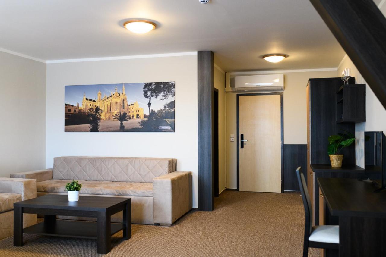 Vinarstvi U Kaplicky Hotel Zajeci ภายนอก รูปภาพ