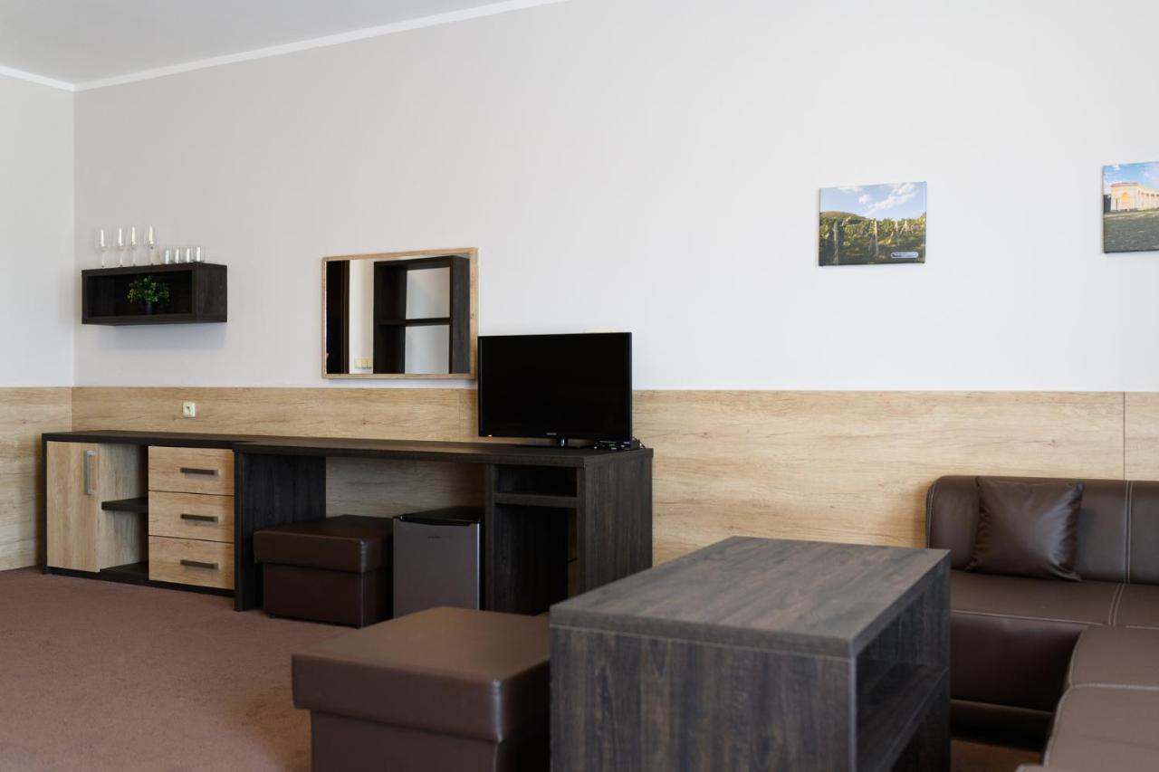 Vinarstvi U Kaplicky Hotel Zajeci ภายนอก รูปภาพ