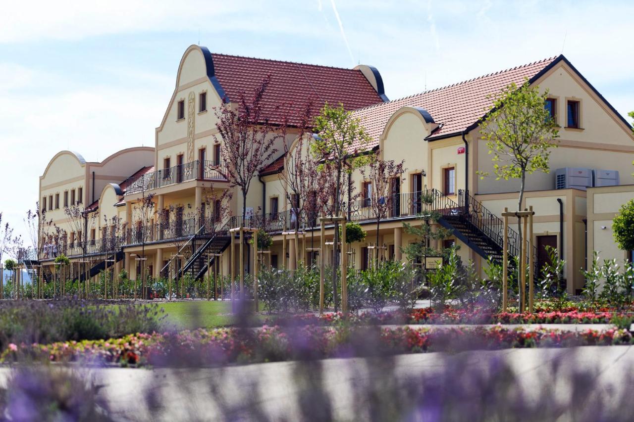 Vinarstvi U Kaplicky Hotel Zajeci ภายนอก รูปภาพ